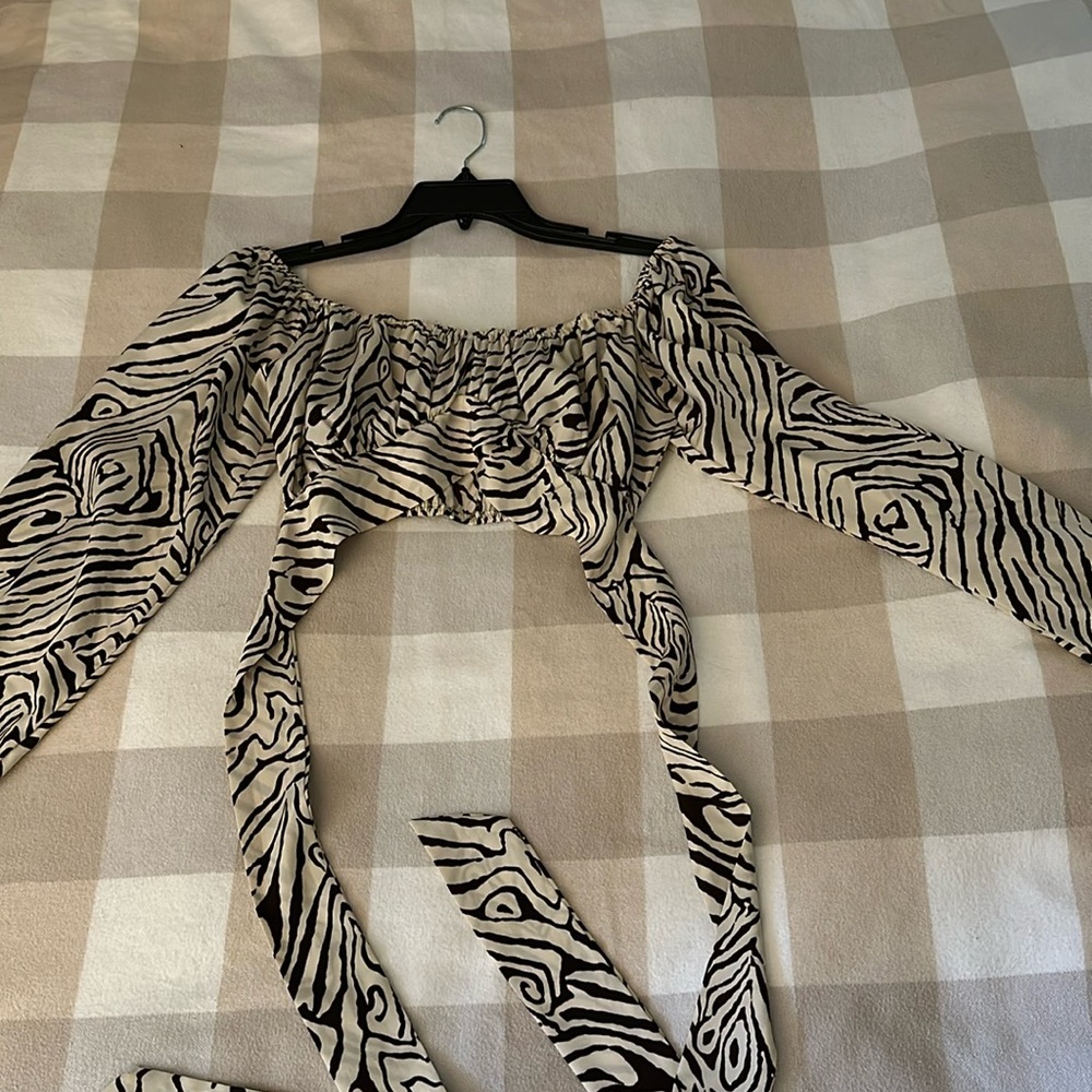 Boutique brown and cream top